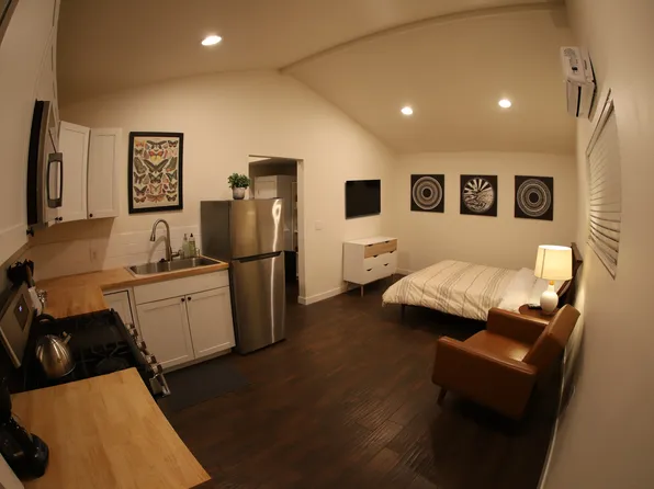 (undisclosed Address), Vista, CA 92081