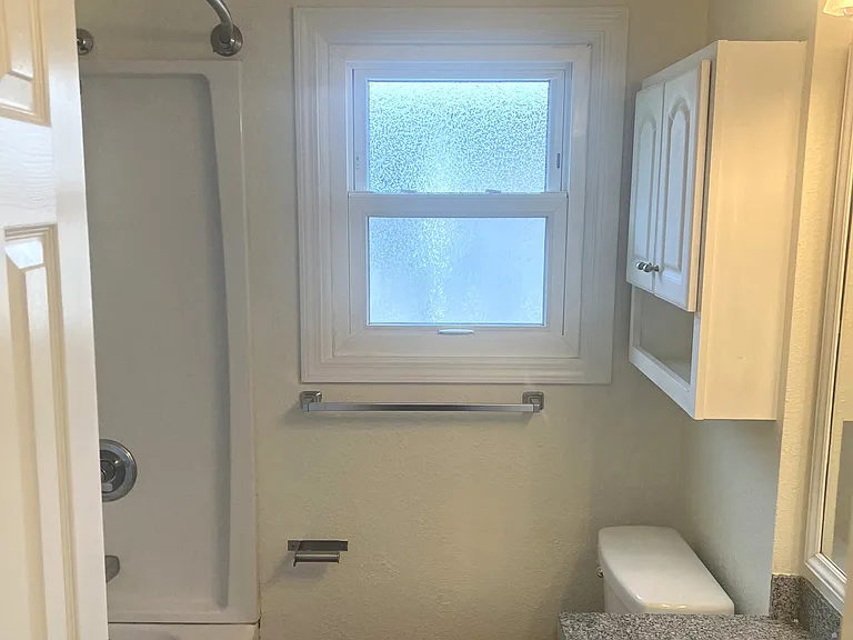 516 NW Forest St — Photo 22