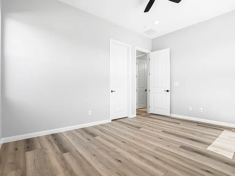 6323 Zephyr Ct — Photo 27