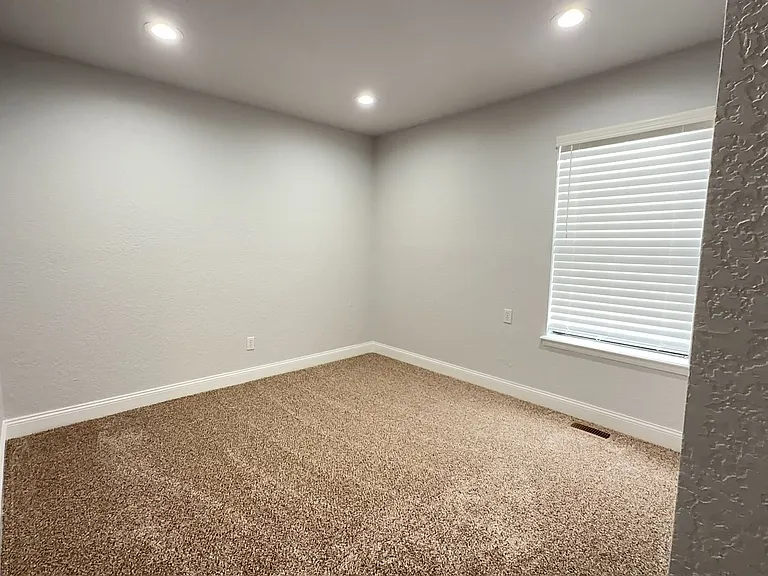 9301 Maypark Cir — Photo 35