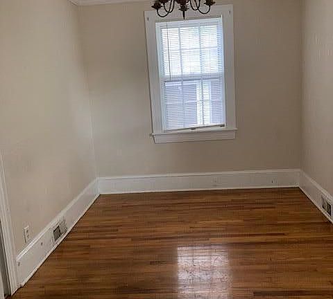 5th image of 607 S Elm St #B