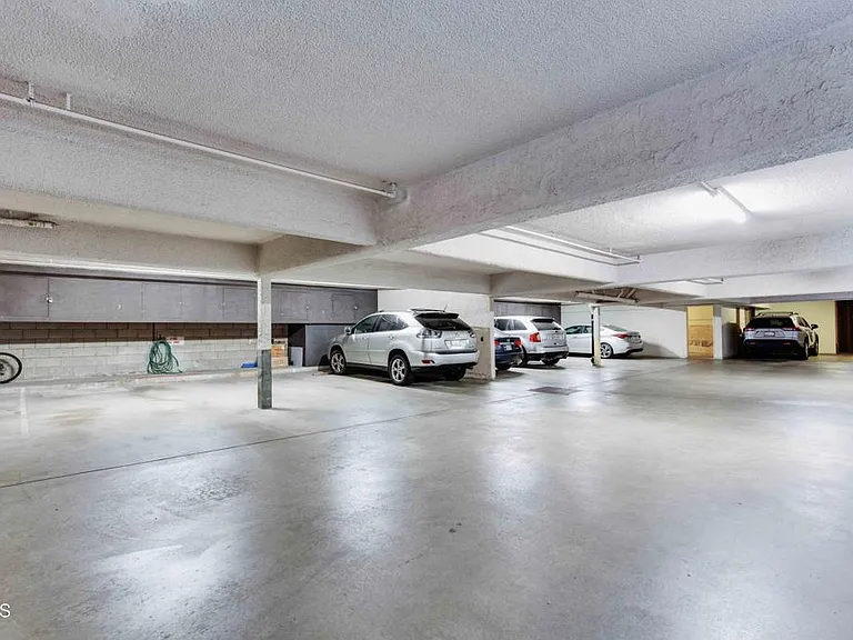460 E Cypress Ave #C — Photo 19