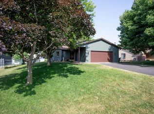 2218 Hallmark Ave N, Oakdale, MN 55128
