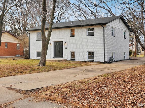 2nd image of 3124 Yale Dr