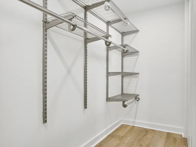721 N De Kalb St — Photo 23