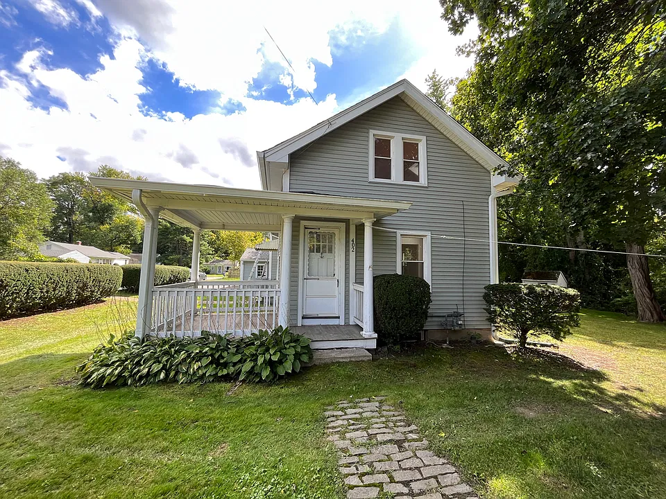 402 South St