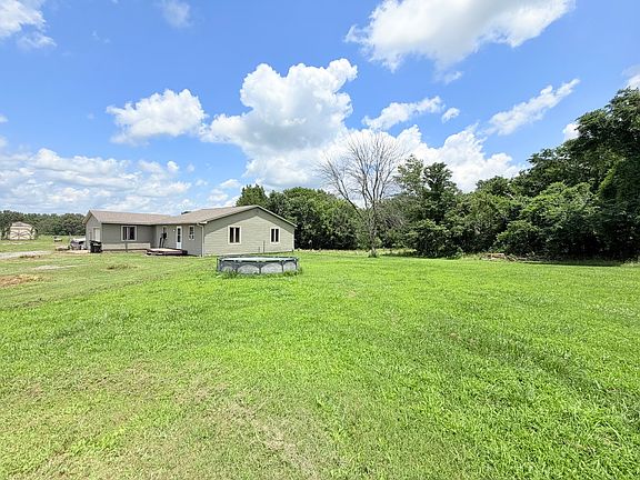 5th image of 855 Beech Hollow Rd