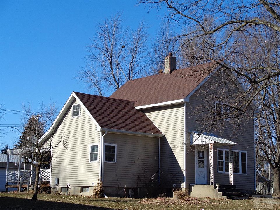 2nd image of 321 Main St