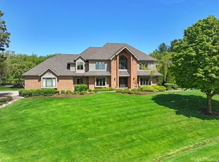 8 Turning Shore Dr, South Barrington, IL 60010