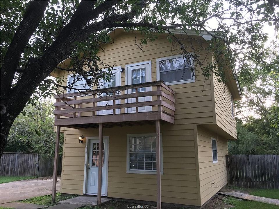 1st image of 706 Chalet Ct