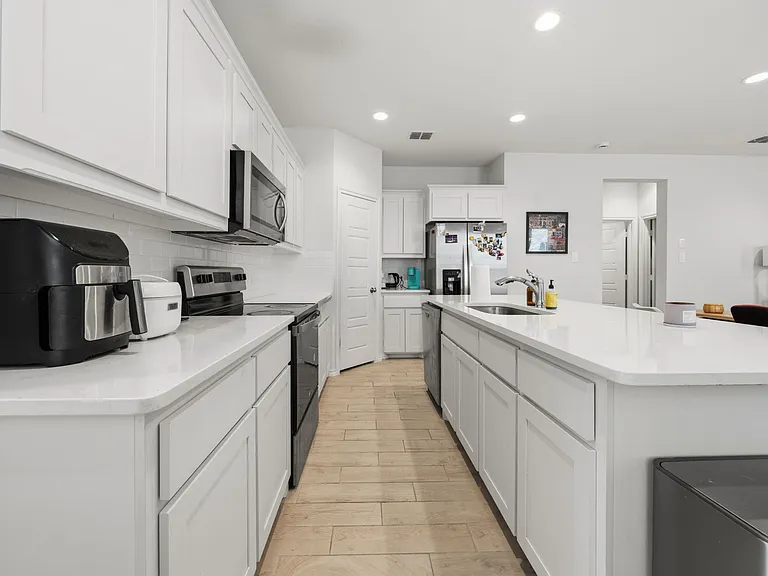3211 Bedstraw Ln — Photo 18