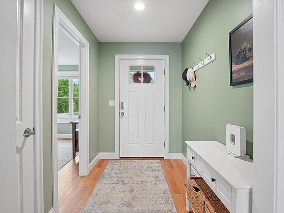 3rd image of 28 Pasture Lane