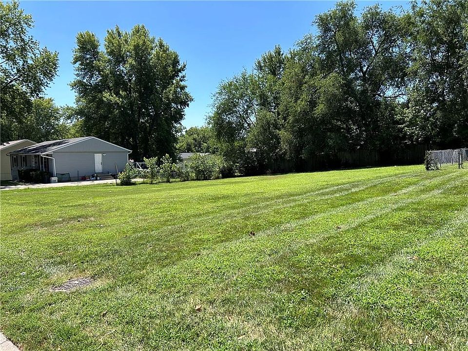 2nd image of 634 N 62nd Ter