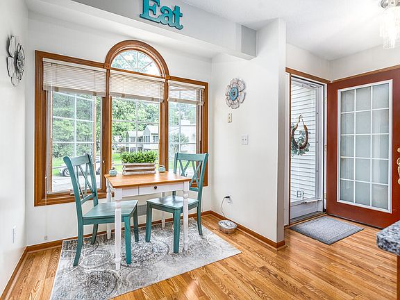 4th image of 159 Bridgewood Dr