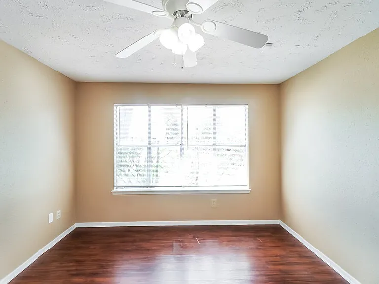 13427 Boonway Dr — Photo 10