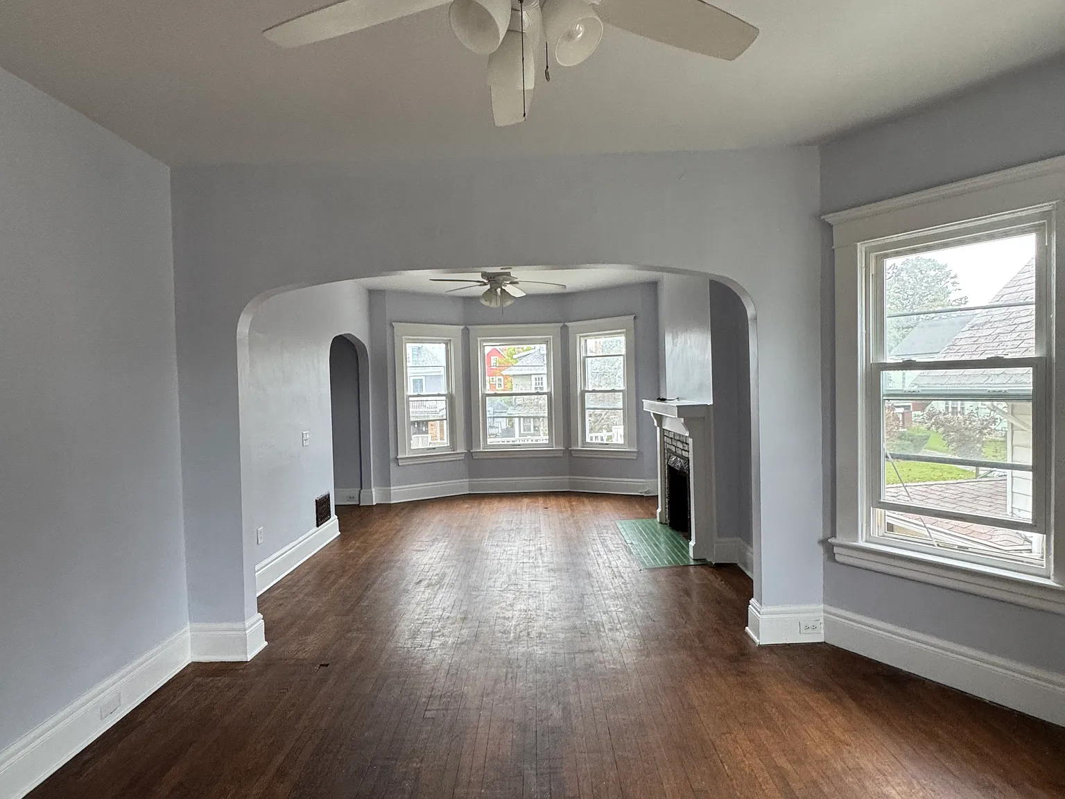 3 bed, 1000 sqft, $1,350 — Photo 3