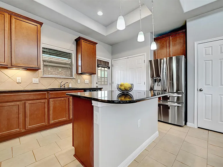912 Sleepy Dell Ln — Photo 11