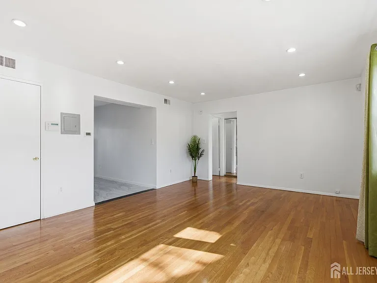 161 Evergreen Rd #2A — Photo 4