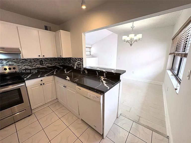 685 W Park Dr #206-11 — Photo 7