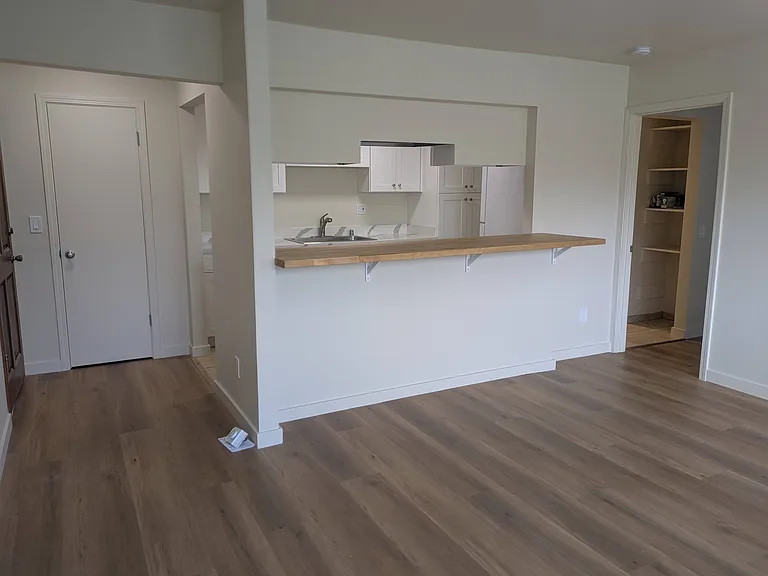 416 Estrella Ave #6 — Photo 4