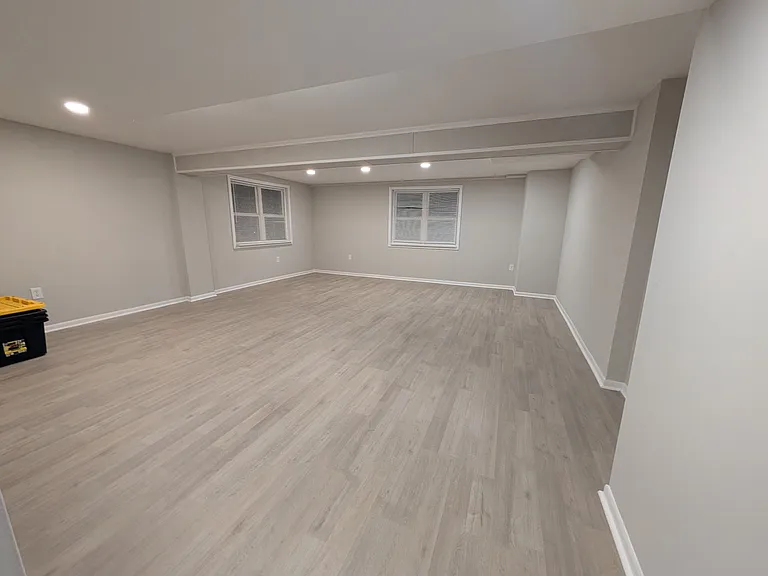 656 W Highland Ave — Photo 23
