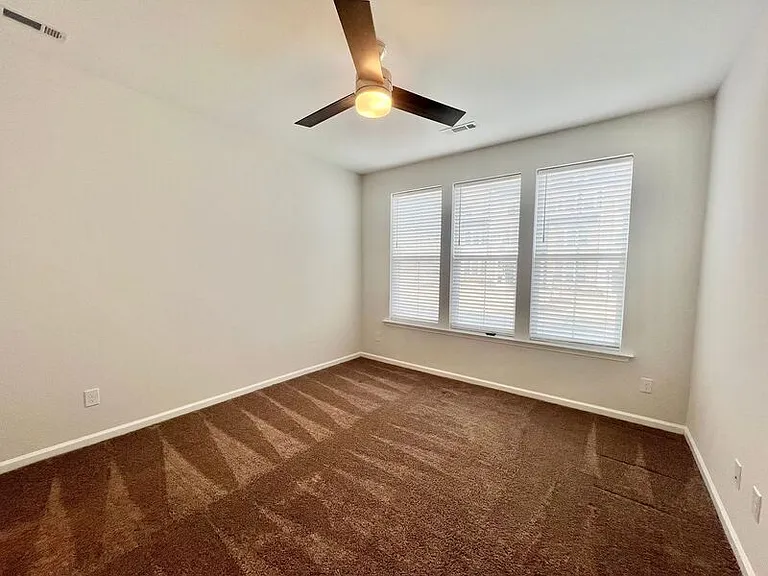 109 Hickory Plains Rd — Photo 3