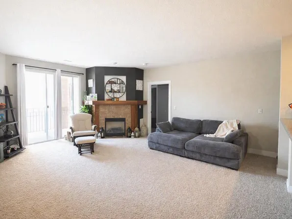 15295 W Library LANE #213, New Berlin, WI 53151