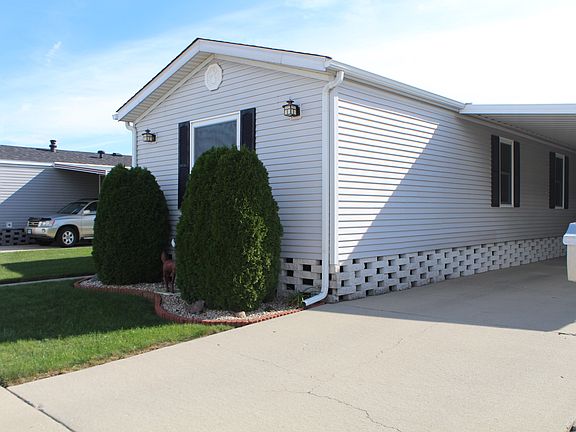 3rd image of 981 Brenda Dr