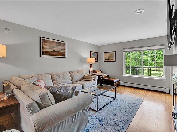 4th image of 3 Lake Forest Drive