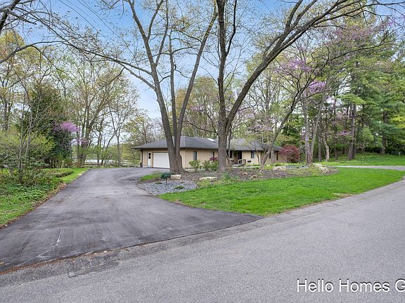 4th image of 1901 Forest Shores Dr SE