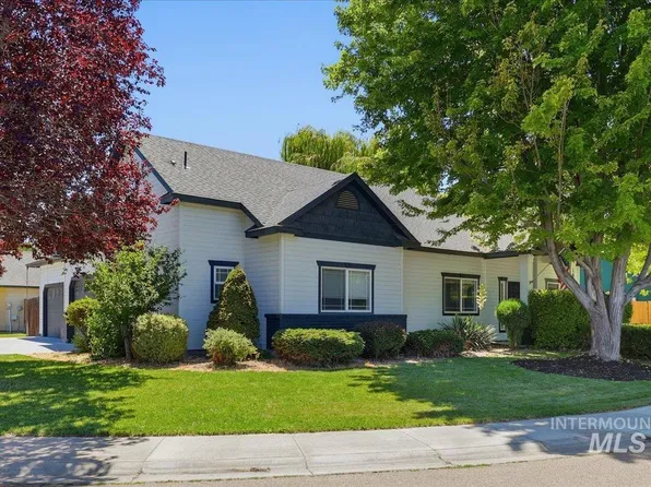 1827 W Lotus Ponds Ct, Nampa, ID 83651