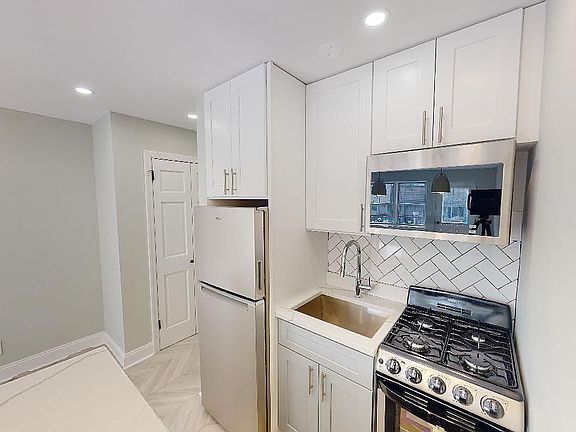 4th image of 63-44 Saunders St #3G