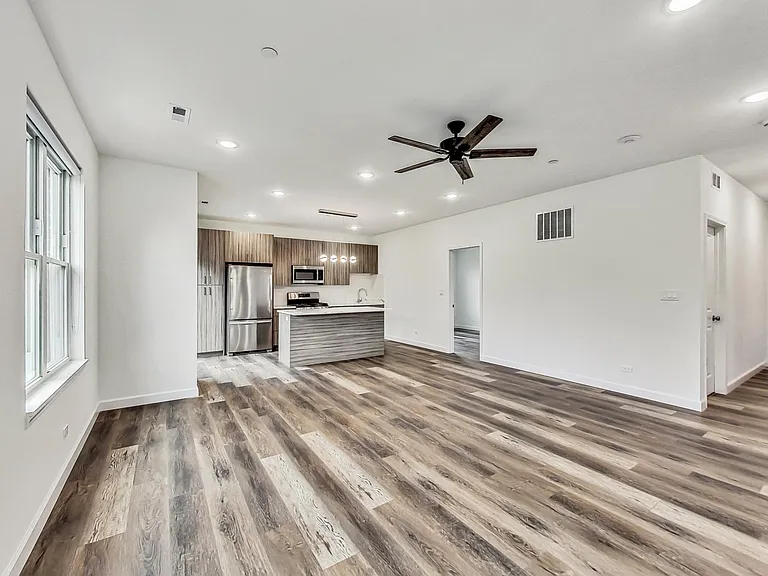6135 S Kimbark Ave #203 — Photo 3