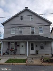 2058 Broad St, East Petersburg, PA, 17520
