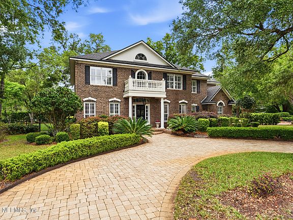 2nd image of 1124 VICTORY LAKE DR. Drive