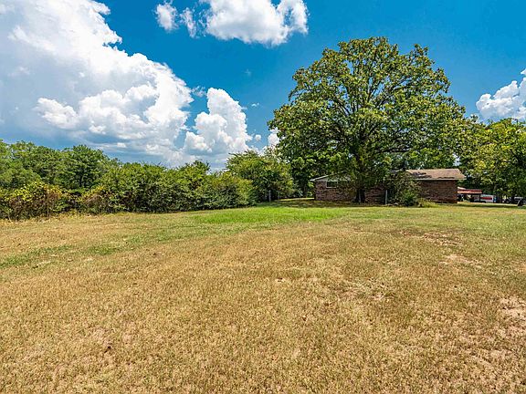 3rd image of 3370 Airport Rd