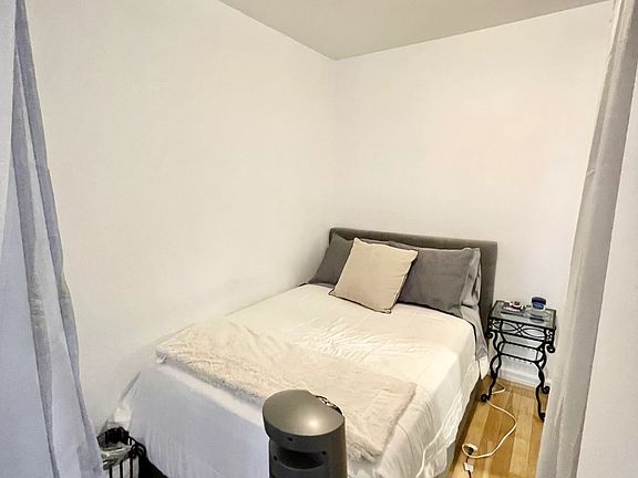 4th image of 99 John St APT 1124
