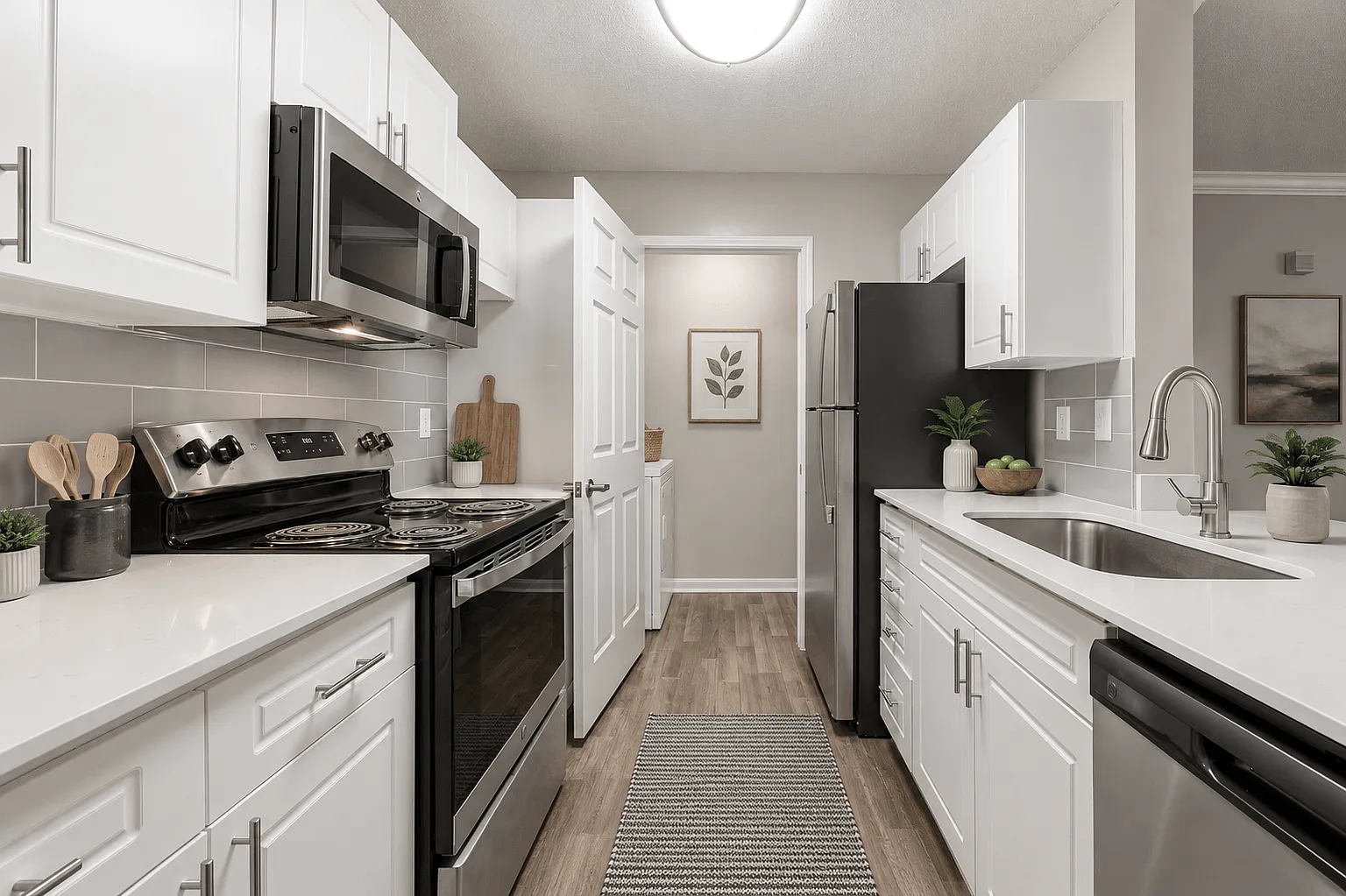 Alexander Crossing Apartments & Townhomes — Photo 2