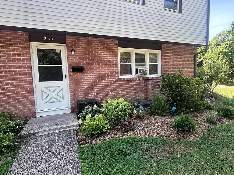 250 Mansion Rd #250 — Photo 1