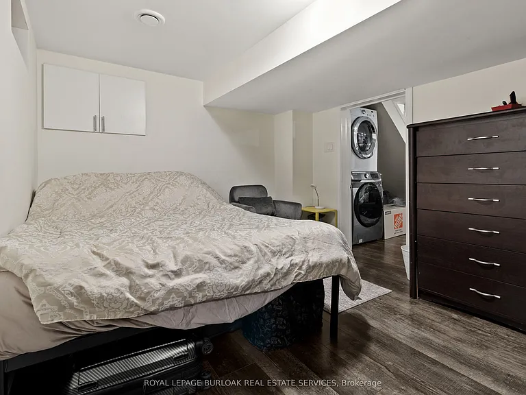61 Goldfinch Rd #LOWER — Photo 12