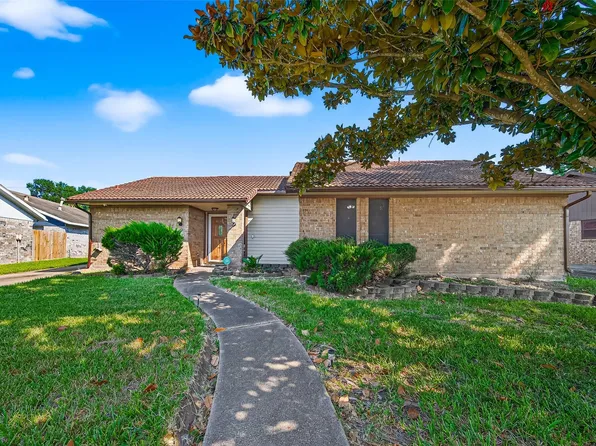 4407 Yosemite Dr, Pasadena, TX 77504