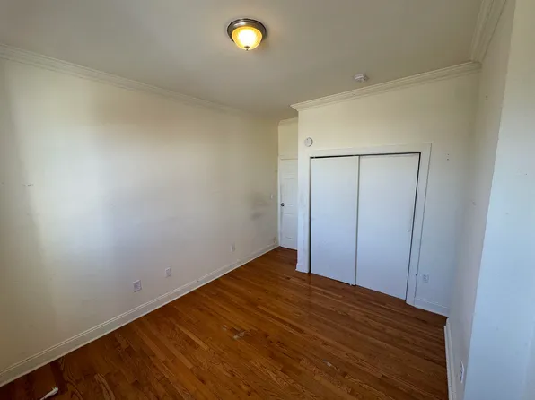 372 Communipaw Avenue image 7 of 20