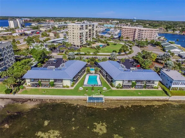 2566 Gary Cir APT 3, Dunedin, FL 34698