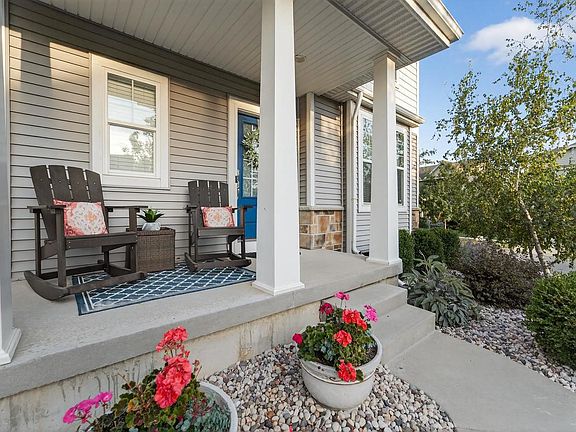 4th image of 4413 Yukon Way