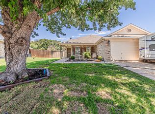 609 Tracy Dr, Azle, TX 76020