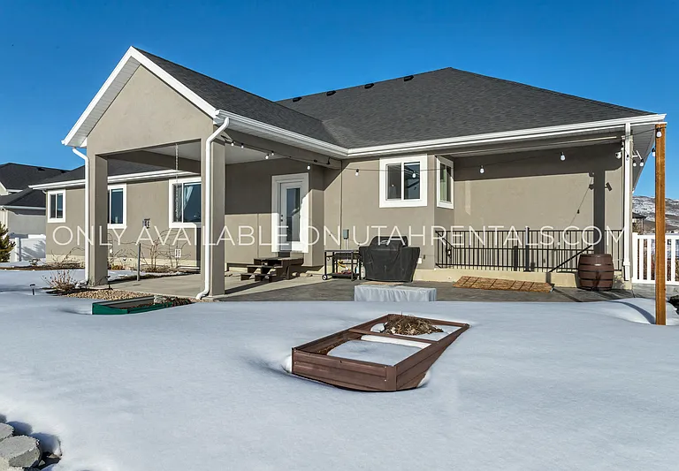 693 Spruce Way — Photo 44