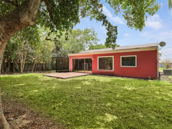 2221 SE Monitor Street, Port St Lucie, FL 34952