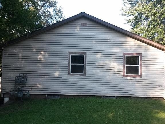 3rd image of 575 Dogwood St