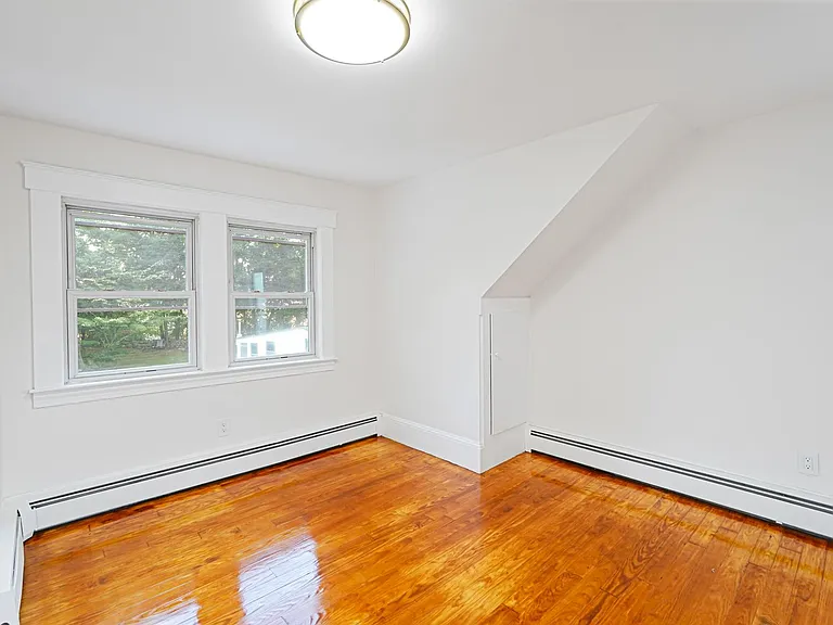 84 E Main St — Photo 9