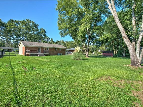 4th image of 21 Fernwood Way NE